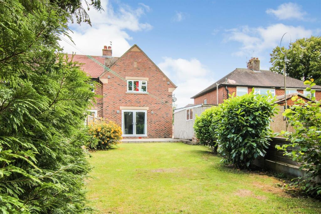 3 bedroom semidetached house for sale in Bucklow Avenue, Mobberley
