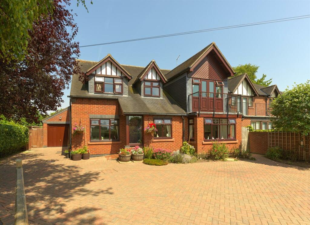 5 bedroom detached house for sale in Wrenbury Heath Road, Wrenbury