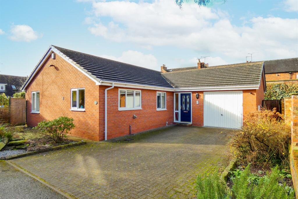 3 bedroom detached bungalow for sale in Hospital Street, Nantwich, Cheshire, CW5