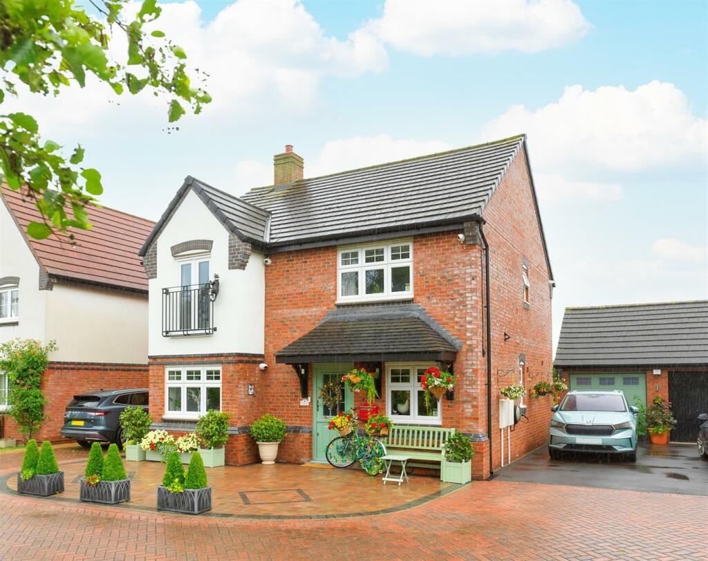 4 bedroom detached house for sale in Swan Close, Edleston, Nantwich