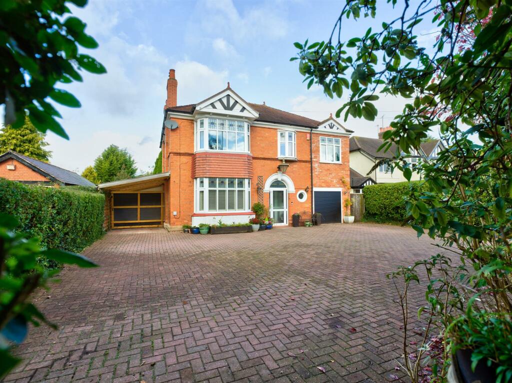 5 bedroom detached house for sale in Crewe Road, Wistaston, Cheshire, CW2