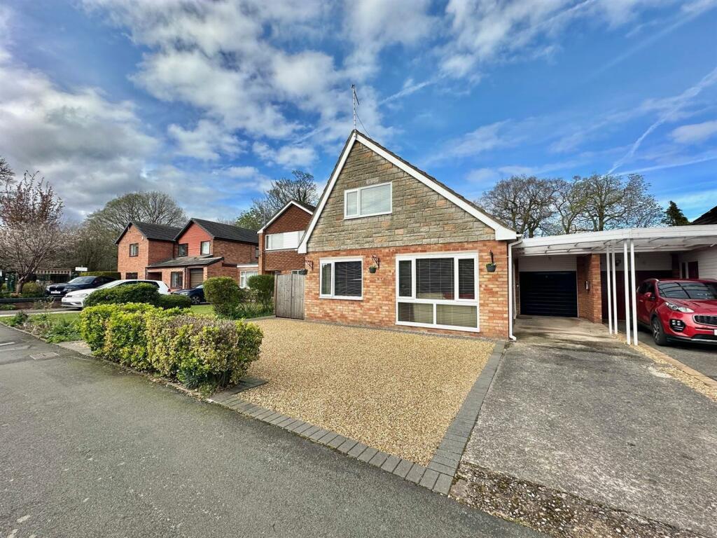 3 bedroom detached bungalow for sale in Derwent Close, Willaston