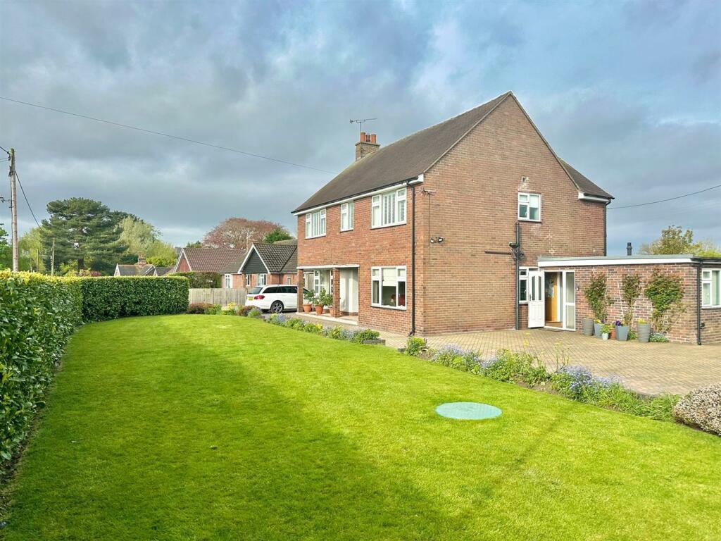 5 bedroom detached house for sale in Whitchurch Road, Audlem, Nantwich