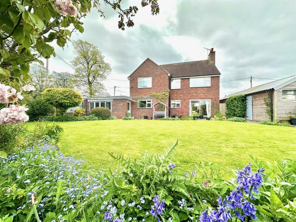 5 bedroom detached house for sale in Whitchurch Road, Audlem, Nantwich