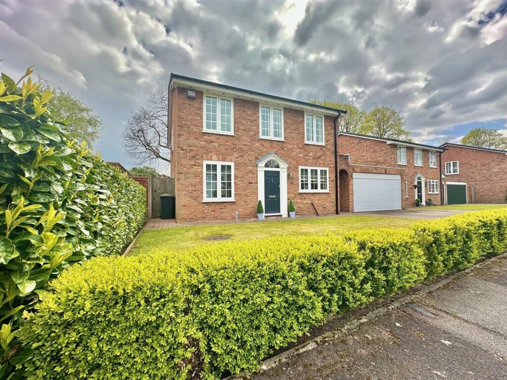 4 bedroom detached house for sale in Harvey Avenue, Nantwich, Cheshire, CW5