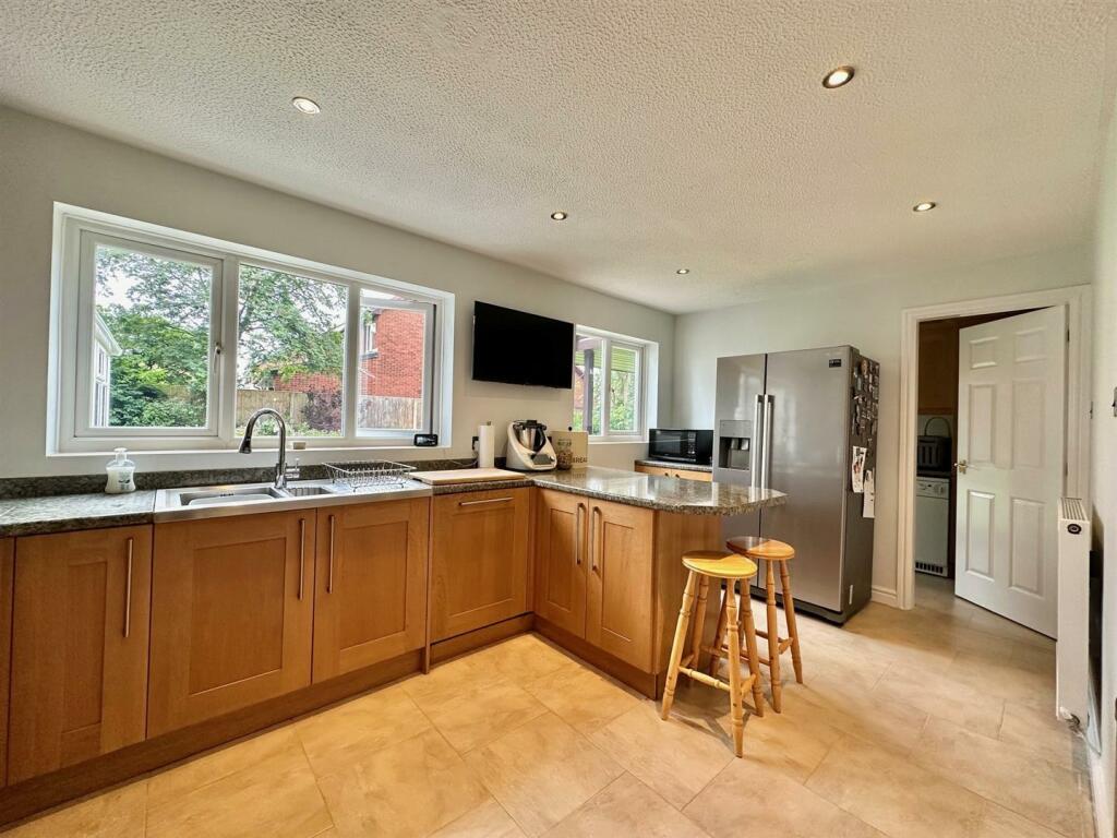 Additional property image - Hidcote Close, Wistaston, Cheshire