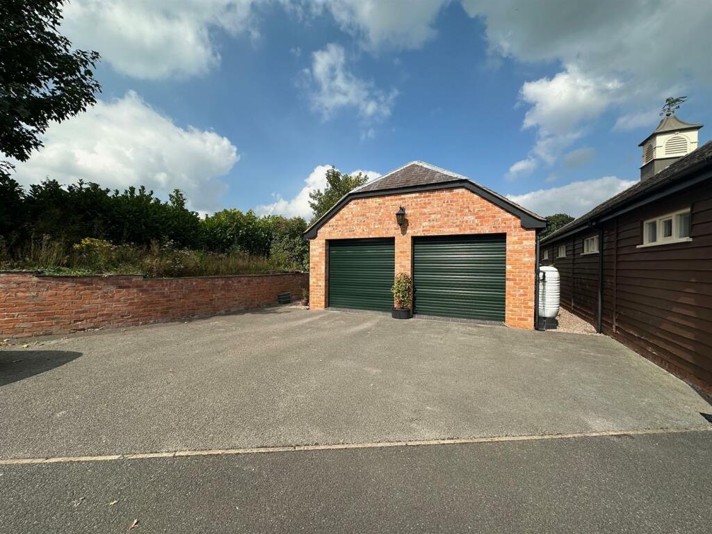 Additional property image - Chester Road, Stoke, Nantwich, Cheshire