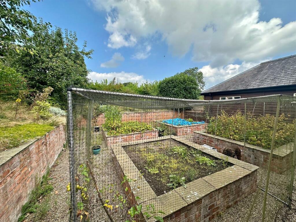 Additional property image - Chester Road, Stoke, Nantwich, Cheshire