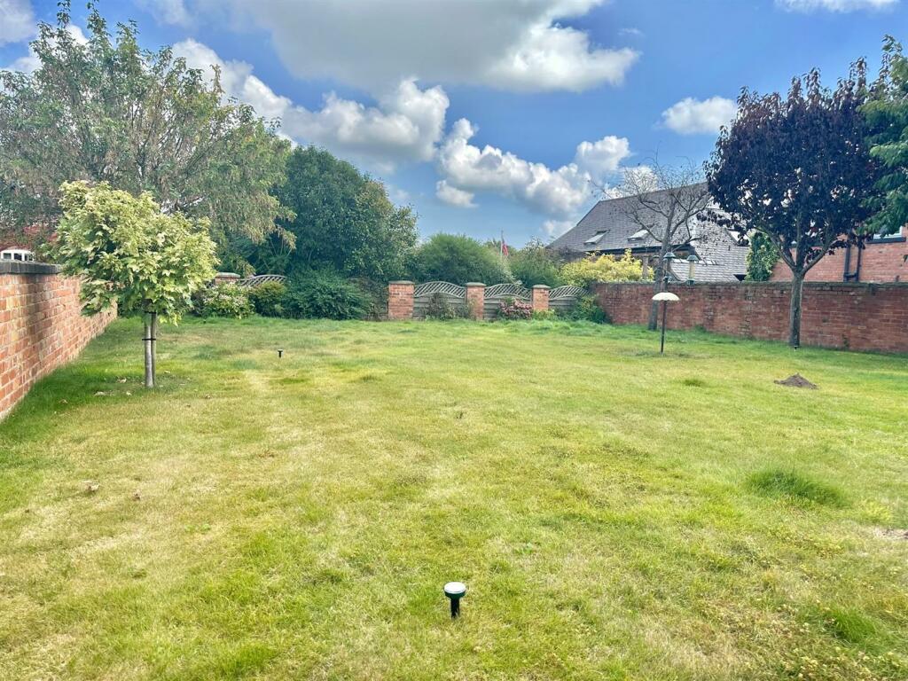 Additional property image - Chester Road, Stoke, Nantwich, Cheshire