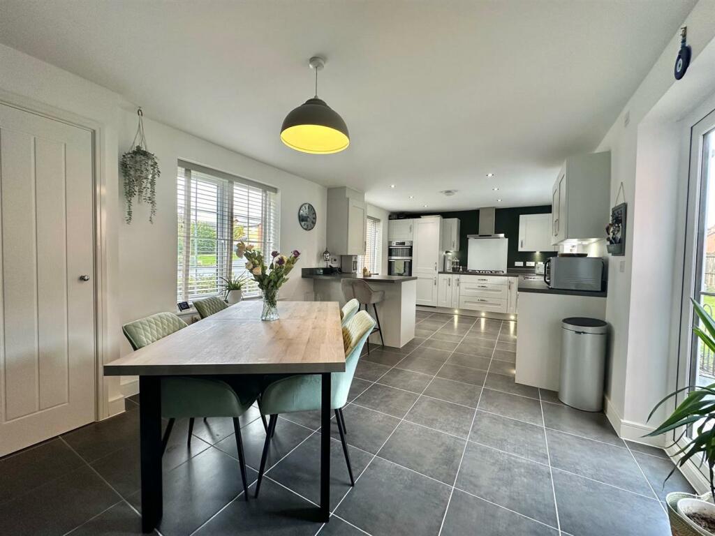 Additional property image - William Stockton Close, Shavington, Cheshire