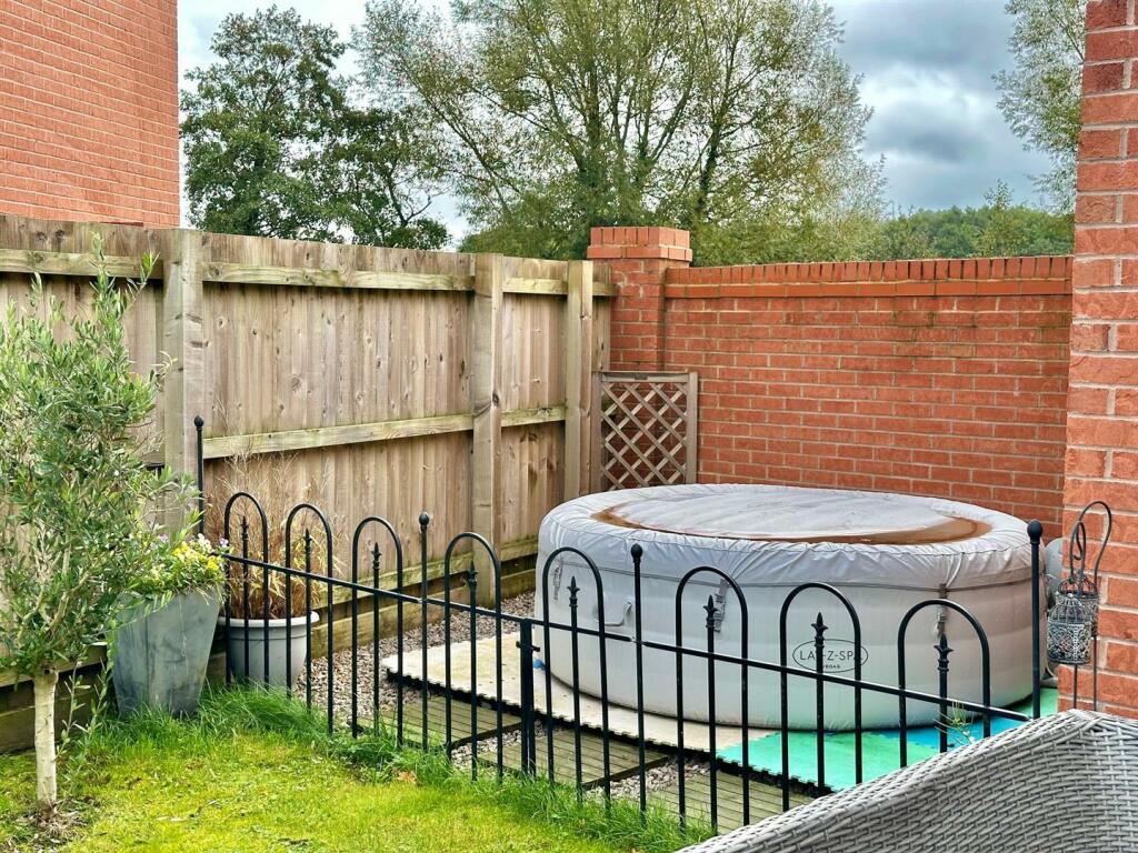 Additional property image - William Stockton Close, Shavington, Cheshire