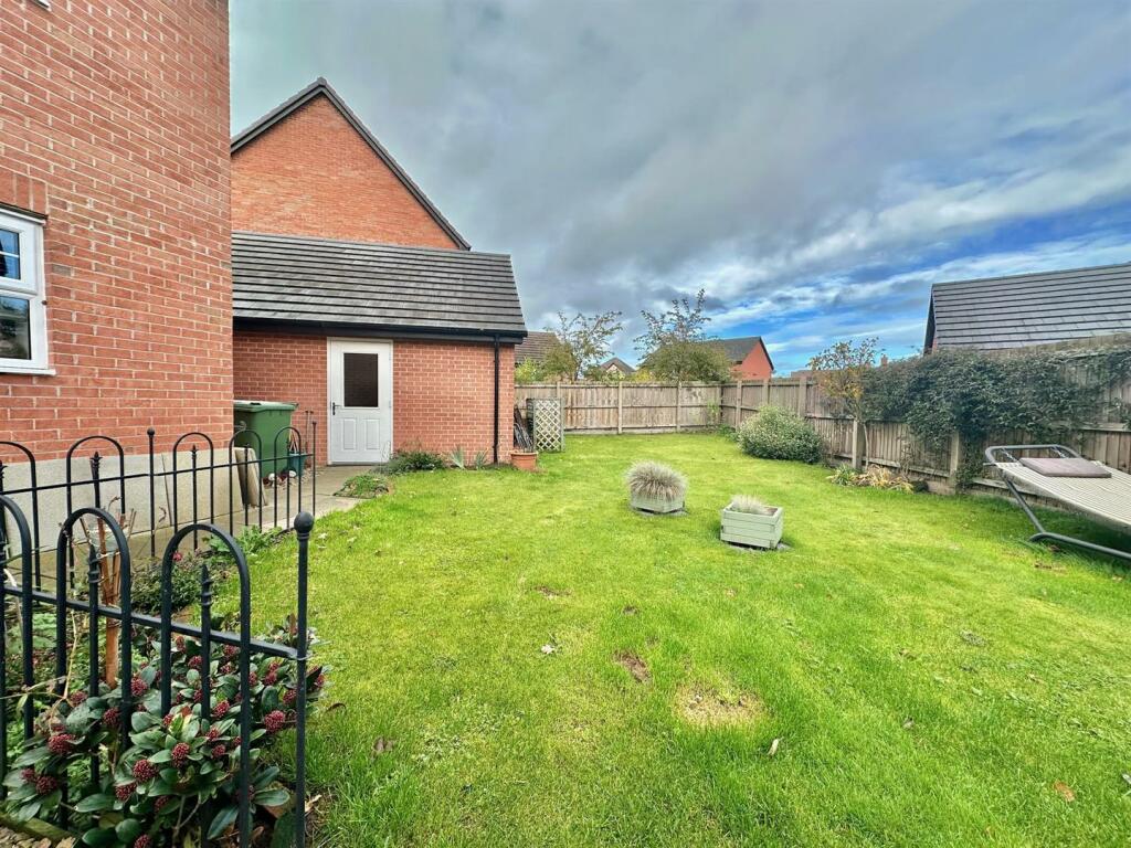 Additional property image - William Stockton Close, Shavington, Cheshire