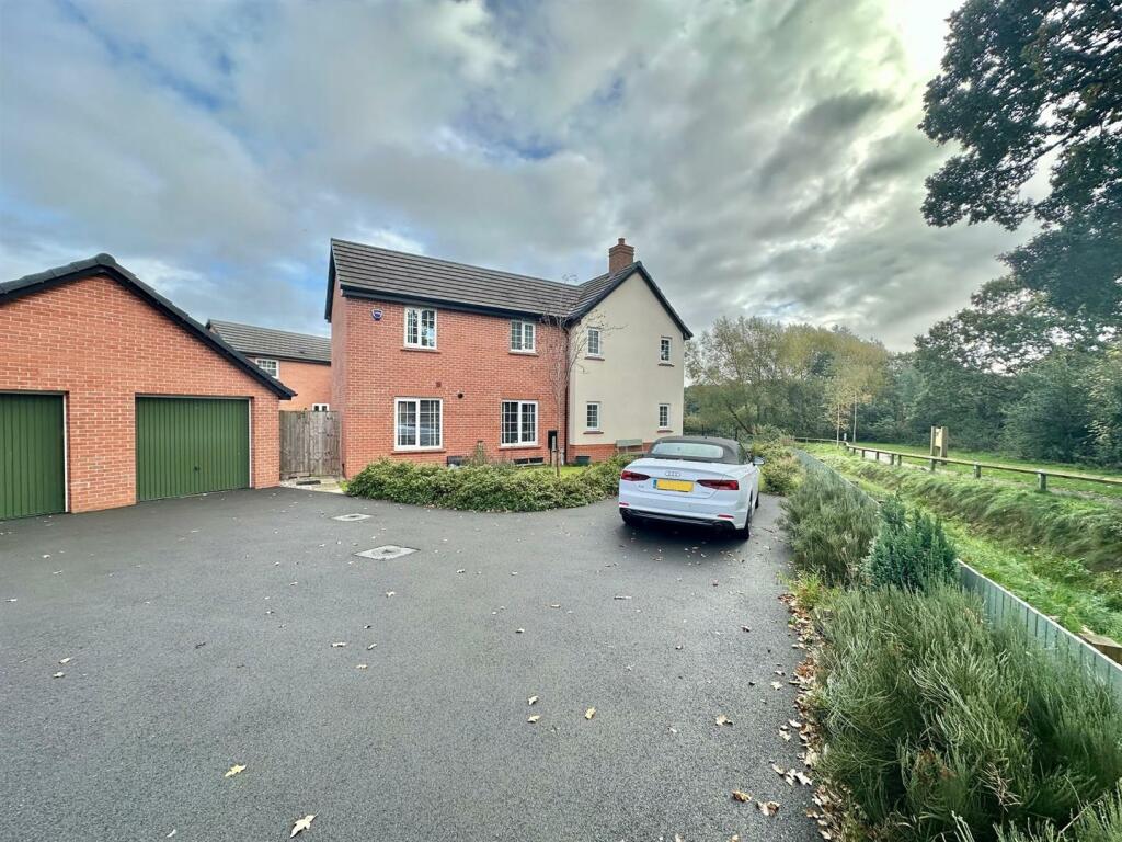 Additional property image - William Stockton Close, Shavington, Cheshire