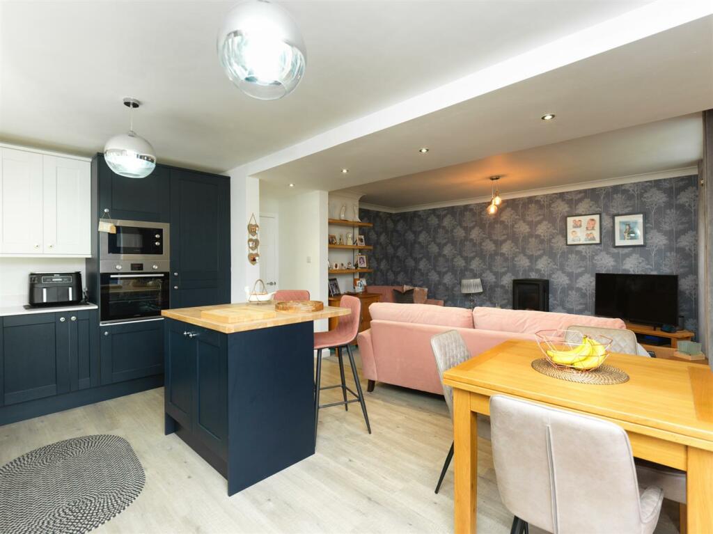 Additional property image - Mount Close, Nantwich, Cheshire