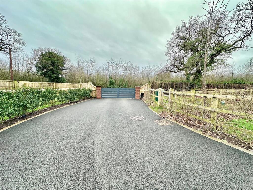 Additional property image - Snape Lane, Weston, Cheshire