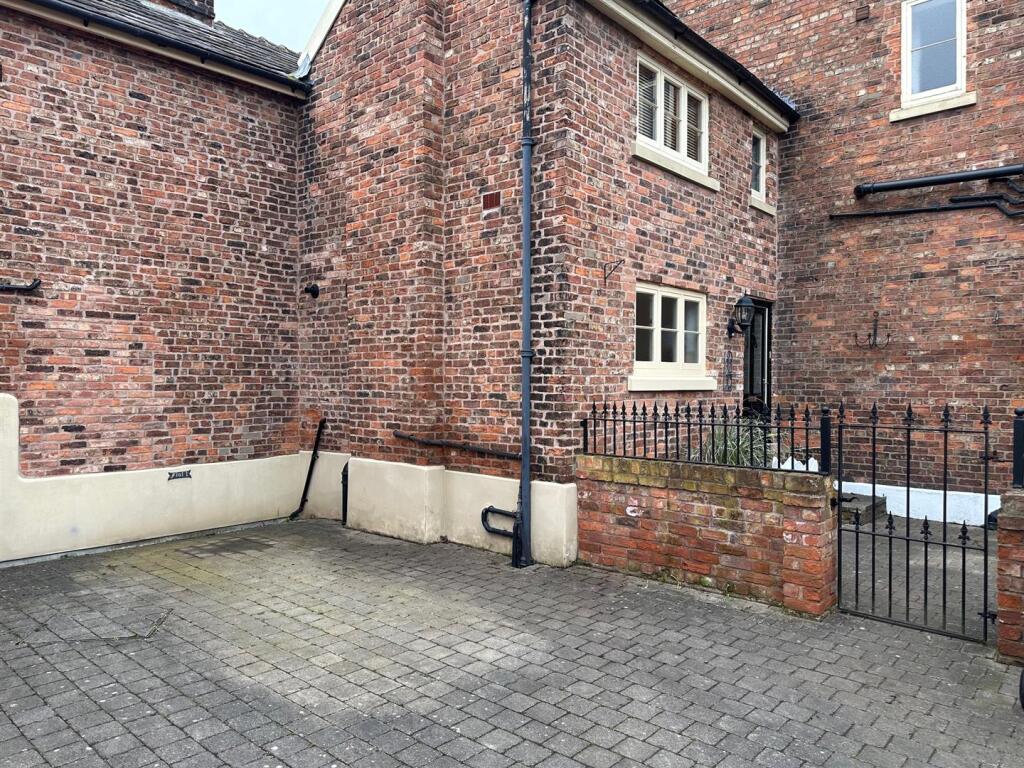 Additional property image - Welsh Row, Nantwich, Cheshire