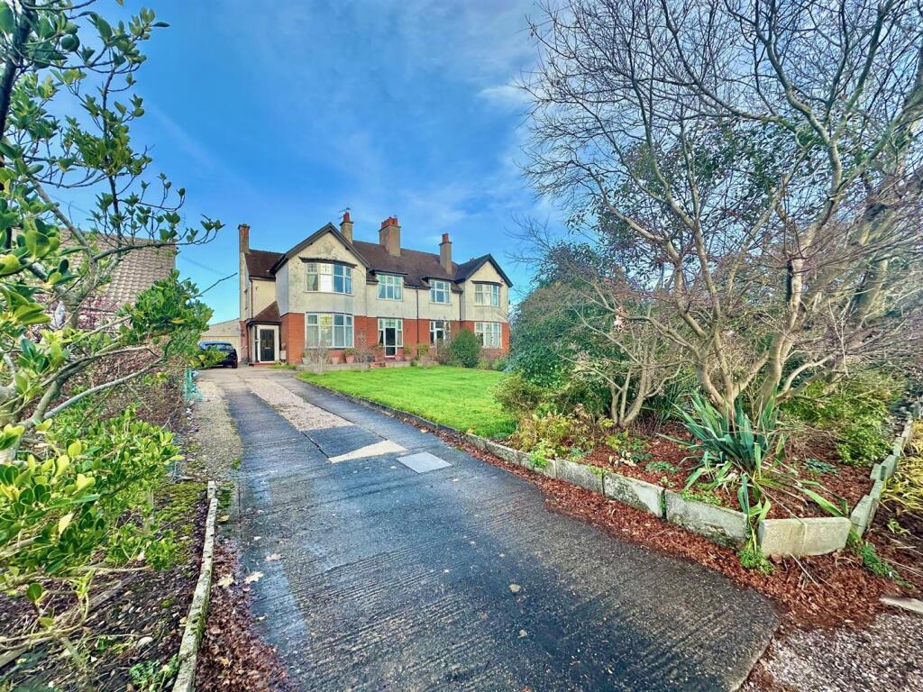 Main image of property: Manor Avenue, Wistaston, Cheshire