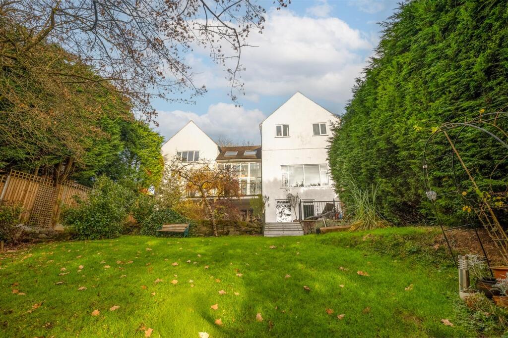 Main image of property: Manor Avenue, Wistaston, Cheshire