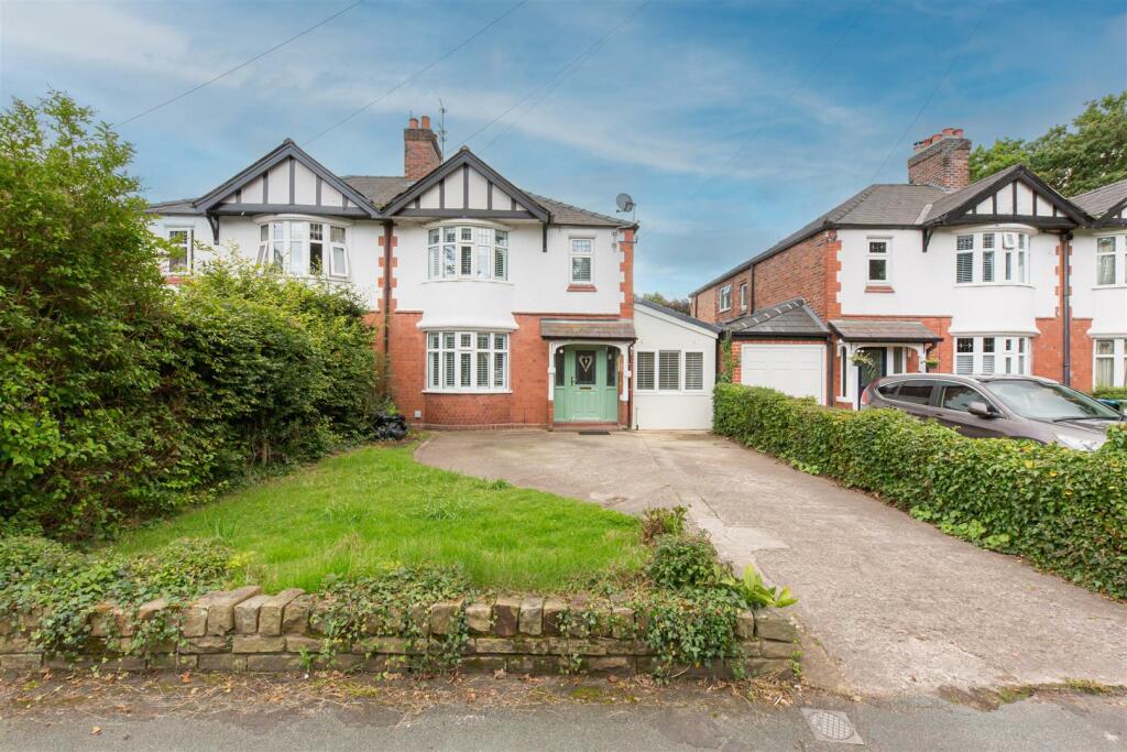4 bedroom semidetached house for sale in Beach Road, Hartford, CW8