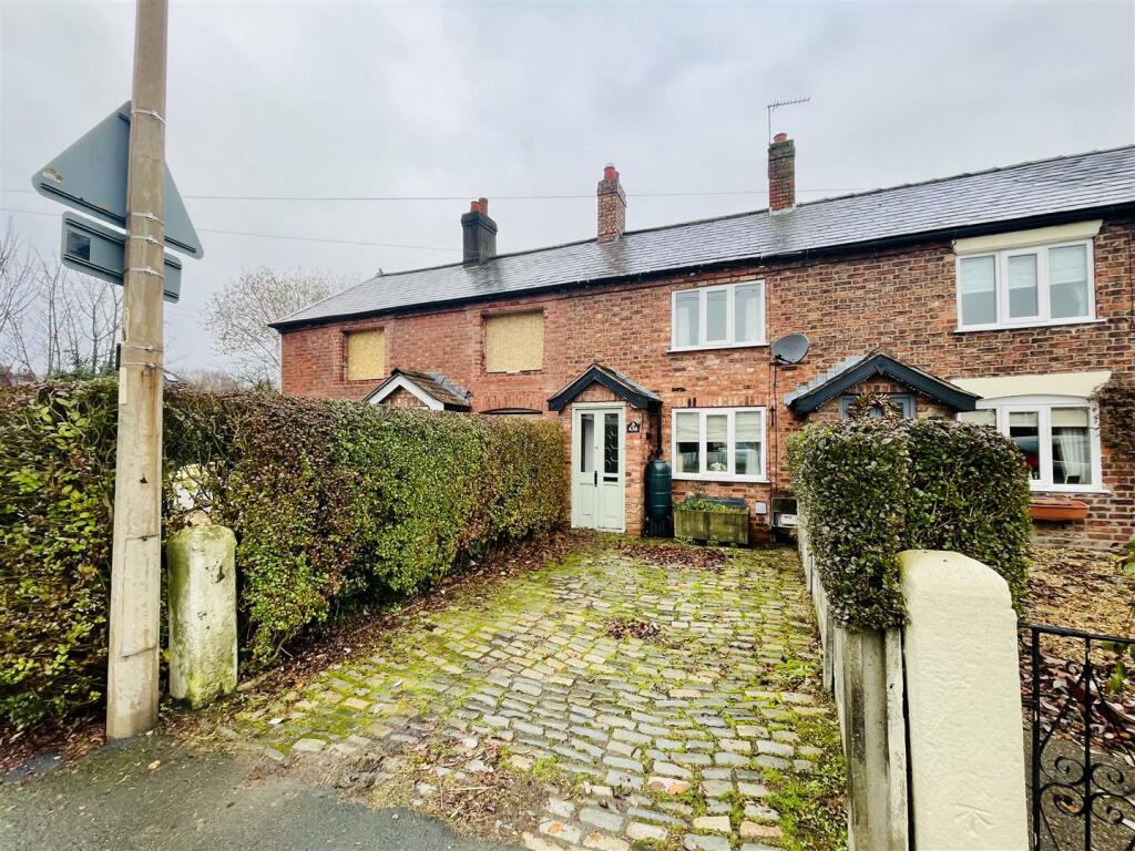 2 bedroom terraced house for sale in London Road, Davenham, Northwich, CW9