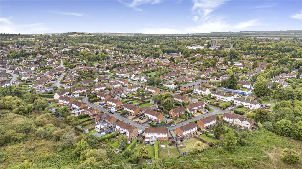 Main image of property: Elton Crescent, Wheatley, Oxford, Oxfordshire, OX33