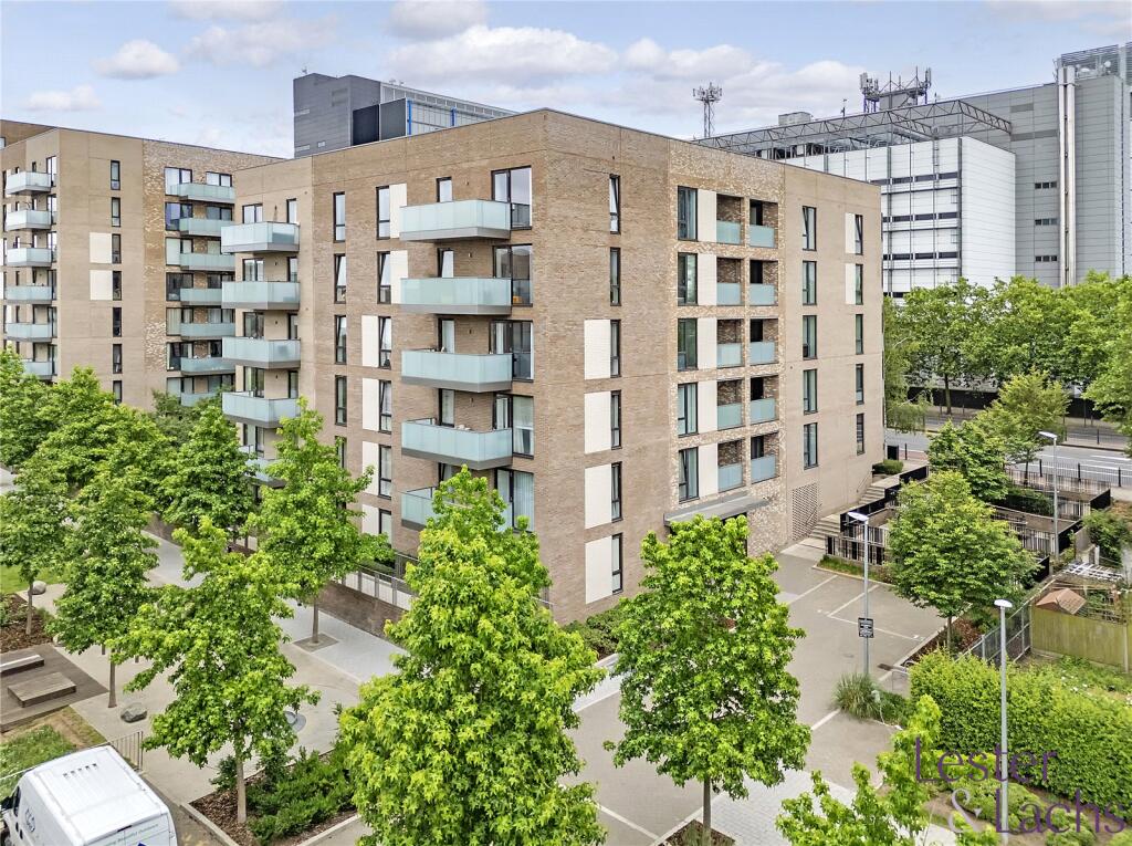 Main image of property: Valencia Close, London, E14
