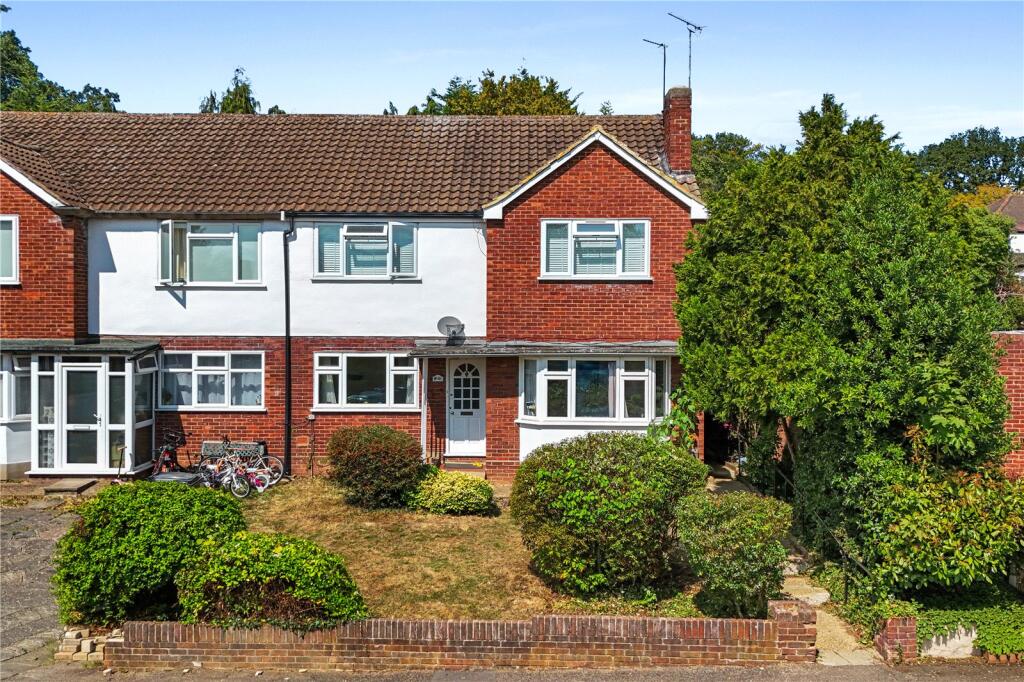 Main image of property: Shrublands Close, Chigwell, Essex, IG7