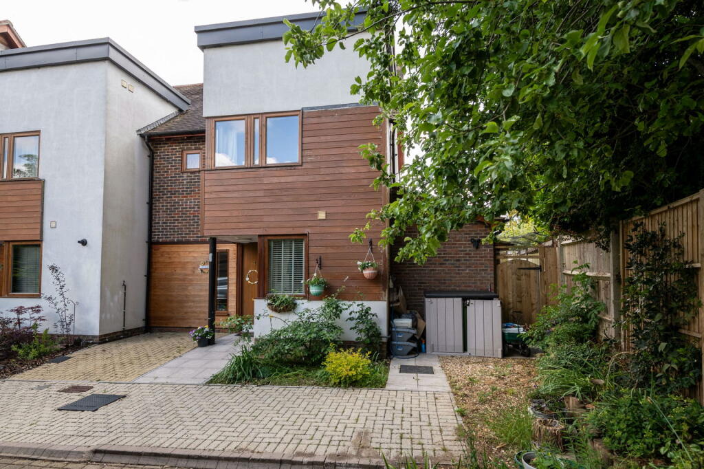 Main image of property: Kings Worthy SO23