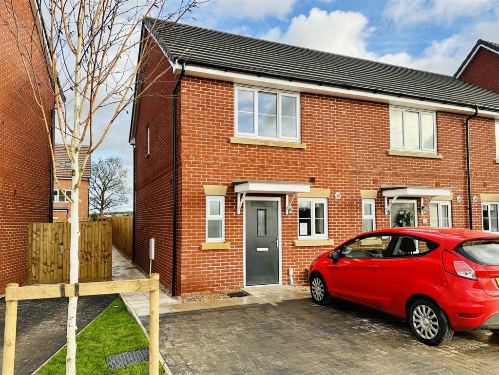 2 bedroom town house for sale in Cemetery Road, Sileby, Sileby, LE12