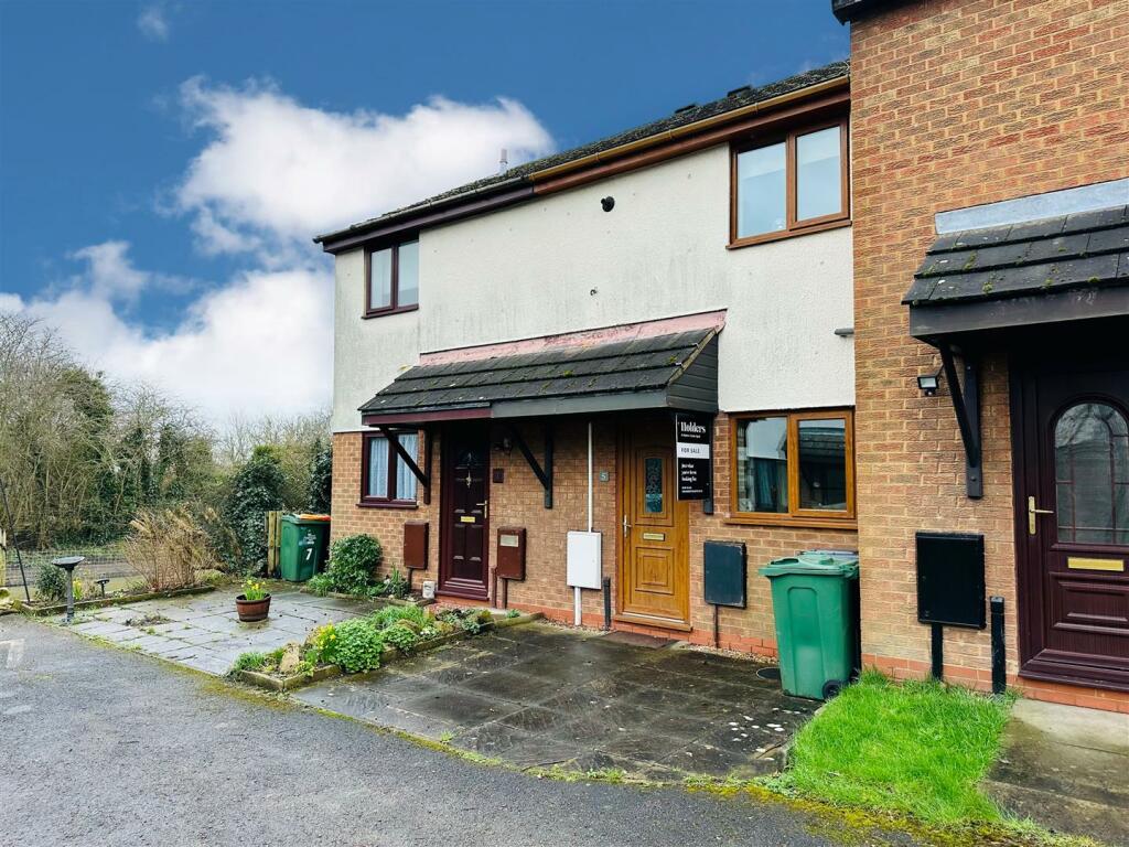2 bedroom town house for sale in Wolsey Way, Loughborough, LE11