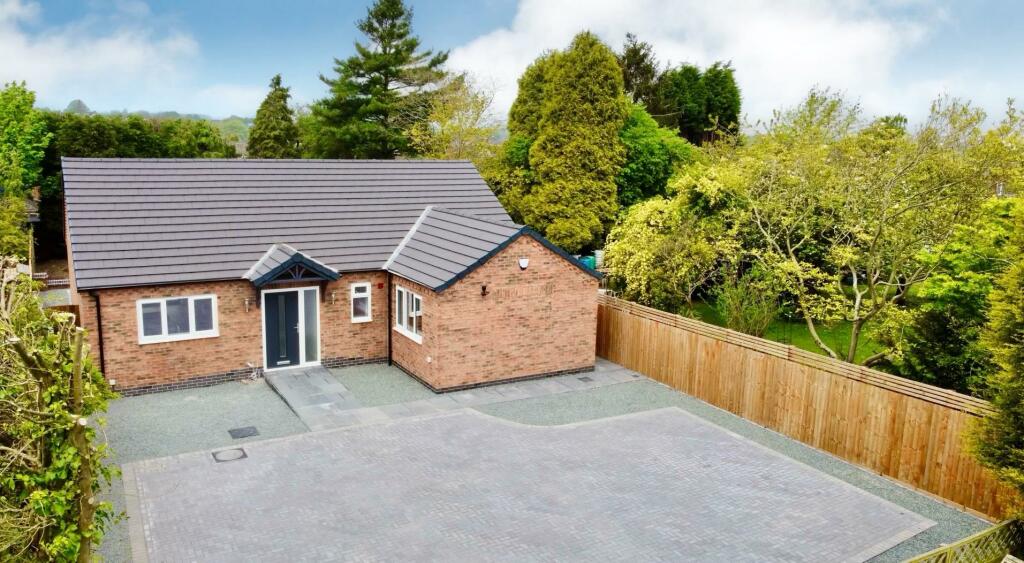 3 bedroom detached bungalow for sale in Leicester Road, Shepshed