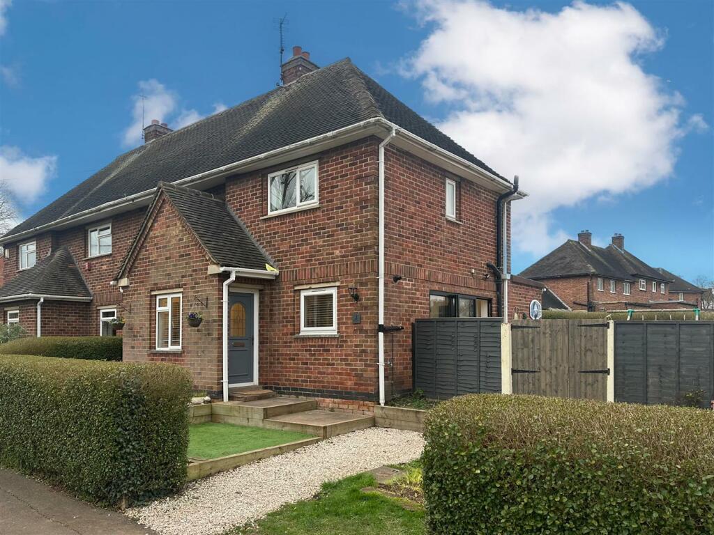 3 bedroom semidetached house for sale in Oldershaw Avenue, Kegworth