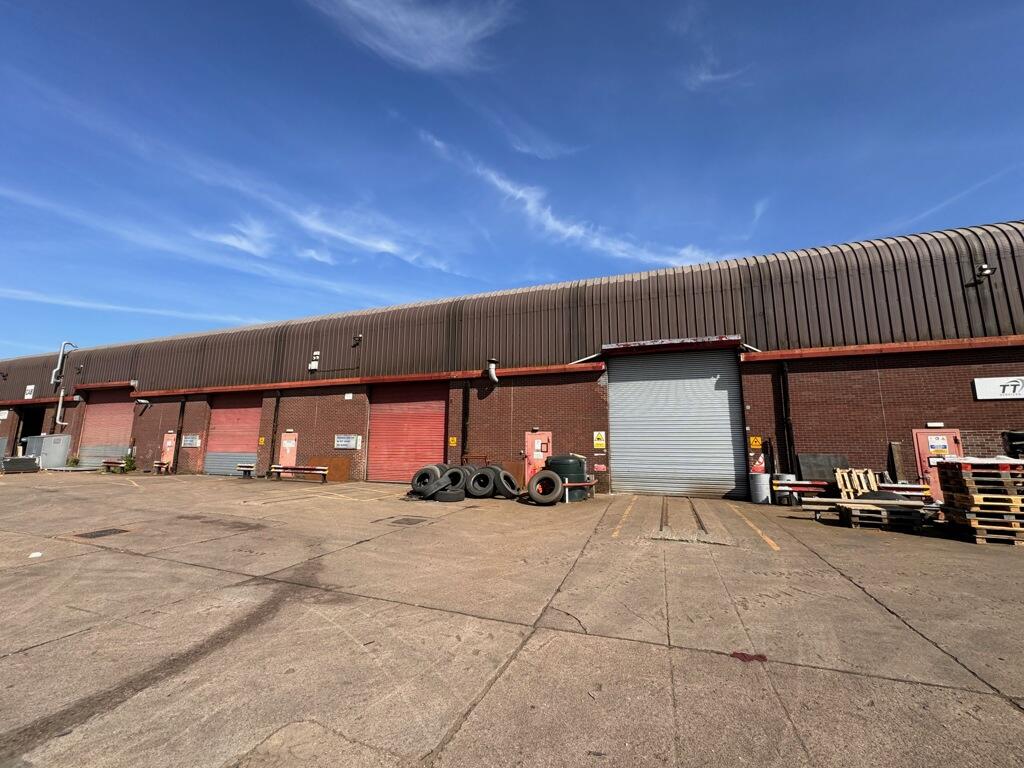 Light industrial facility to lease in Unit C2B, Melton Commercial Park