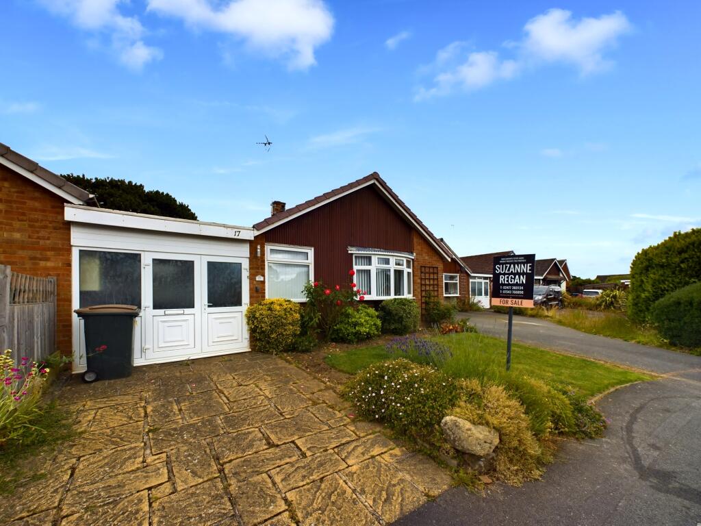 2 bedroom bungalow for sale in Bexfield Close, Allesley Village