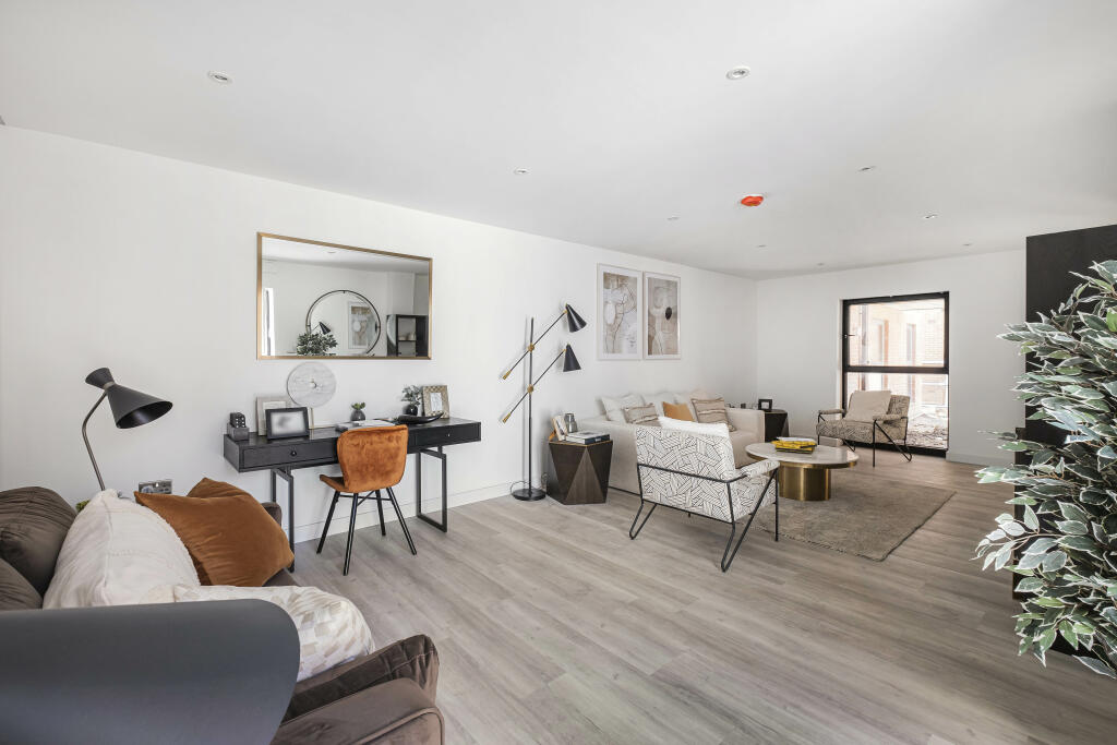 3 bedroom duplex for sale in Stiles West, Colliers Wood SW19