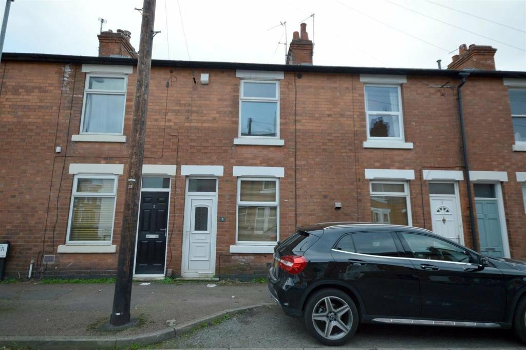 2 bedroom terraced house for rent in Clumber Road, Nottingham, NG2