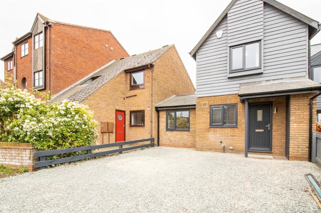 Main image of property: Meadow Close, Nottingham, Nottinghamshire, NG2