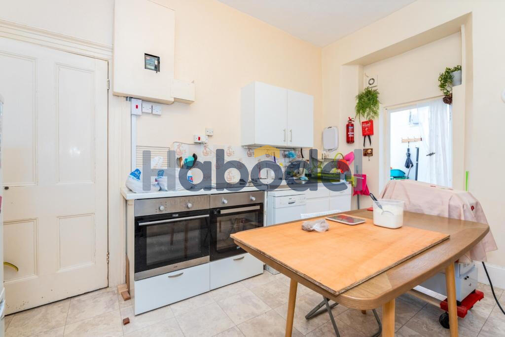 2 bedroom flat for rent in Haddington Road, Morice Town, Plymouth, PL2