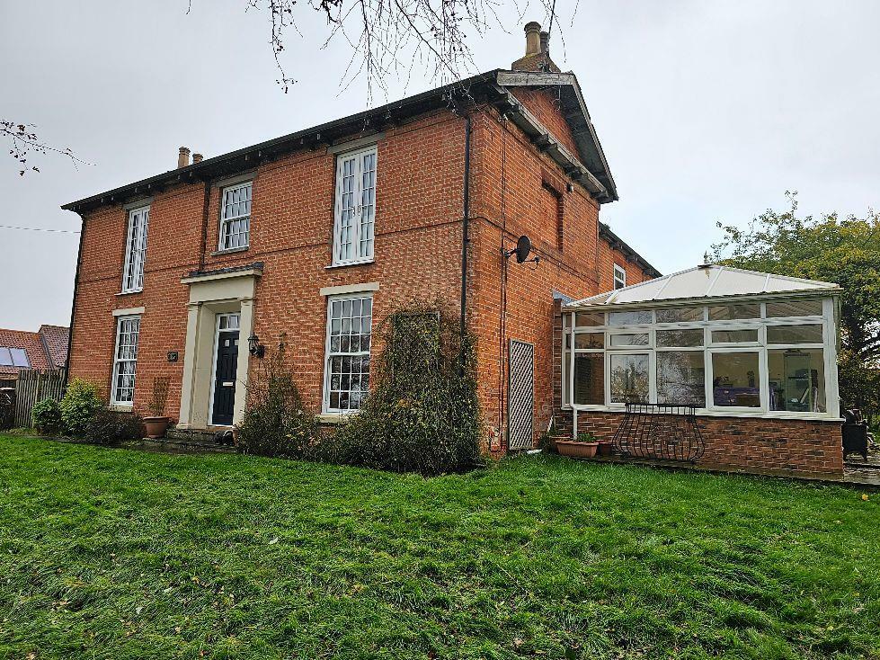 6 bedroom farm house for sale in Great North Road, Markham Moor
