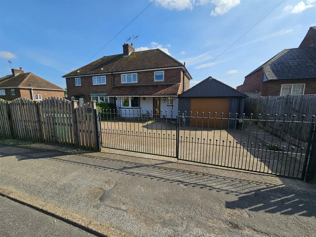 3 bedroom semidetached house for sale in New Hill, Walesby, Newark, NG22