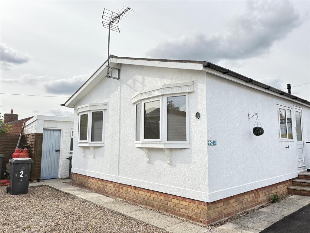 Main image of property: Newark Road, North Hykeham, Lincoln