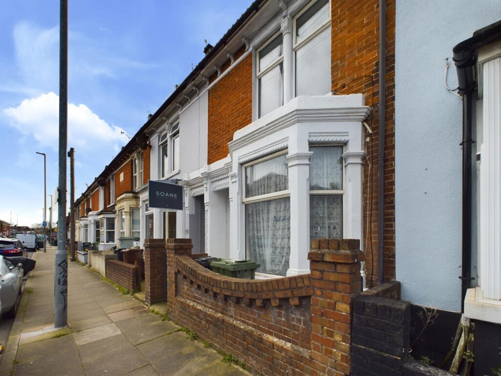 3 bedroom terraced house for sale in Stamshaw Road, Portsmouth, PO2