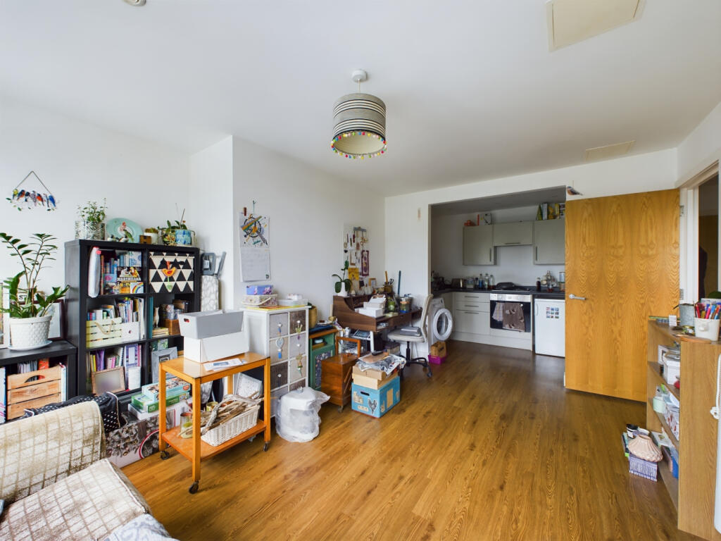 Main image of property: Flat 32 Raebarn House, Hulbert Road, Waterlooville, PO7 7FH