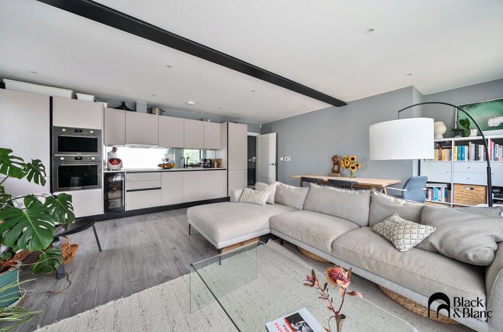 Main image of property: Alexa Apartments, 255 Elmers End Road, Beckenham, BR3