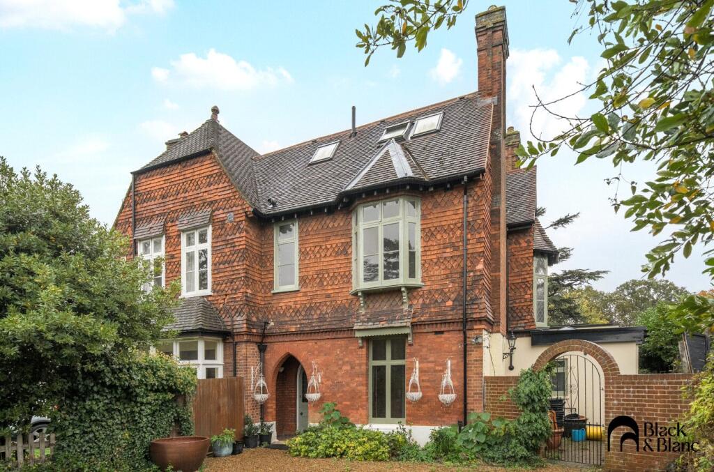 Main image of property: Scotts Lane, Shortlands, Bromley, BR2