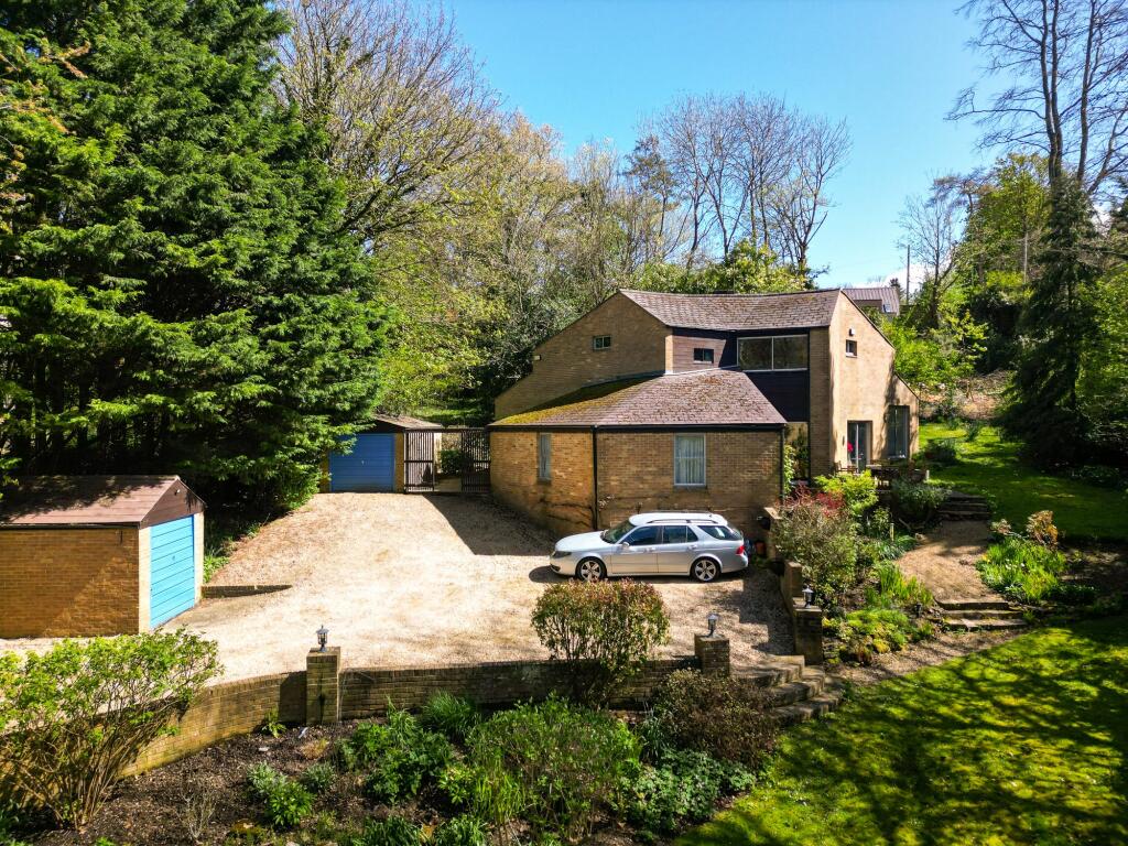 Main image of property: Cumnor Hill, Oxford, OX2