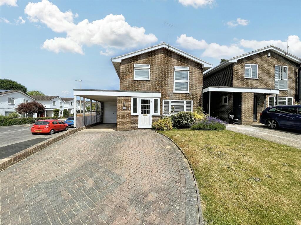 4 bedroom detached house for sale in The Maltings, Liphook, Hampshire, GU30