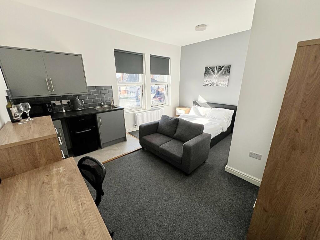 Main image of property: Grimsby Road, Cleethorpes, DN35