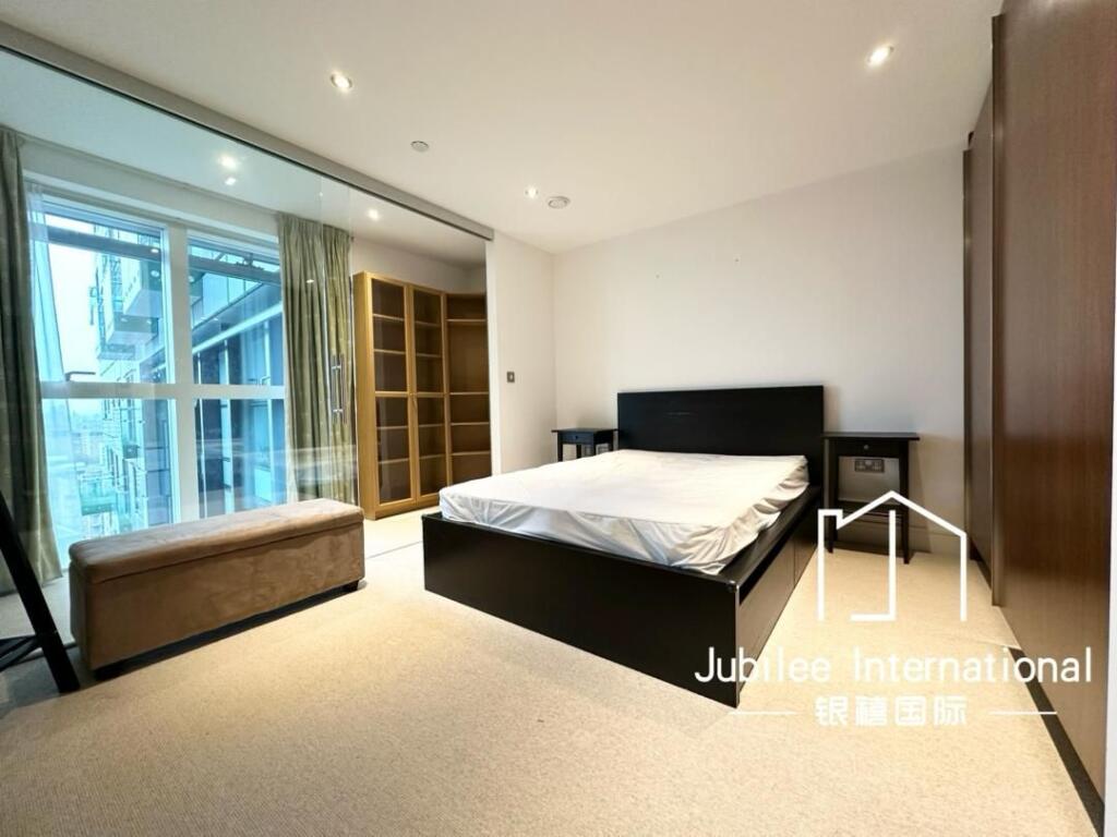 Main image of property: Jackson Tower, Lincoln Plaza, London