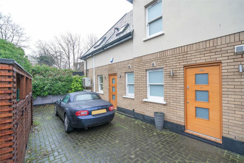3 bedroom semidetached house for sale in Ribblesdale Road, London, N8
